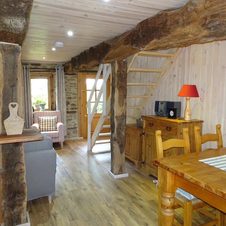 Villa La Porcherie à Hellean Extérieur photo